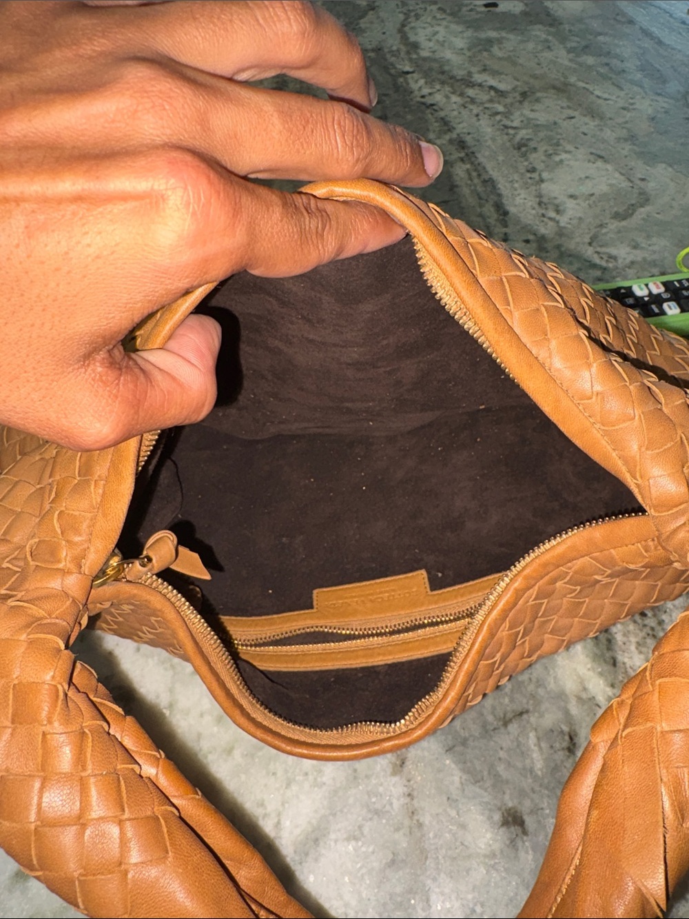 Bottega Veneta Tan Intrecciato Hobo Shoulder Bag - Picture 5 of 5